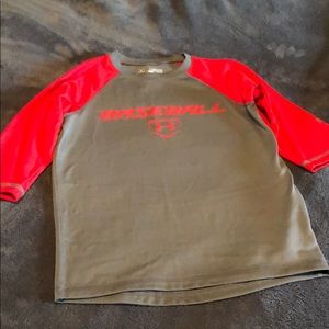 Boys size XS Under Armour quarter sleeve shirt